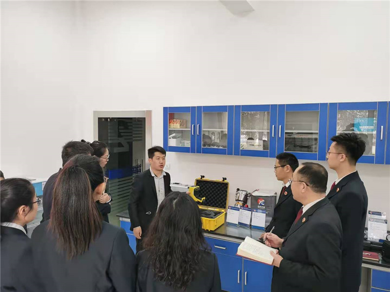 檢察機關(guān)采購?fù)寥乐亟饘贆z測儀器設(shè)備并進行培訓(xùn)